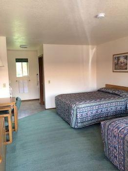 Mini Golden Inns Motel Hungry Horse Екстериор снимка