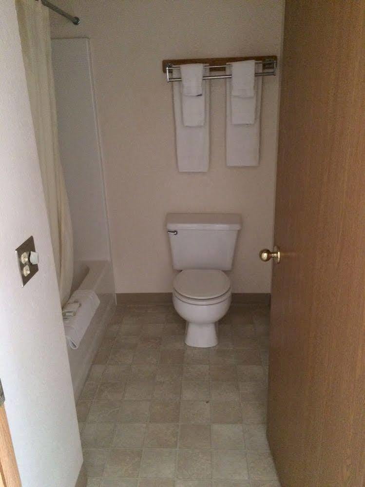 Mini Golden Inns Motel Hungry Horse Екстериор снимка