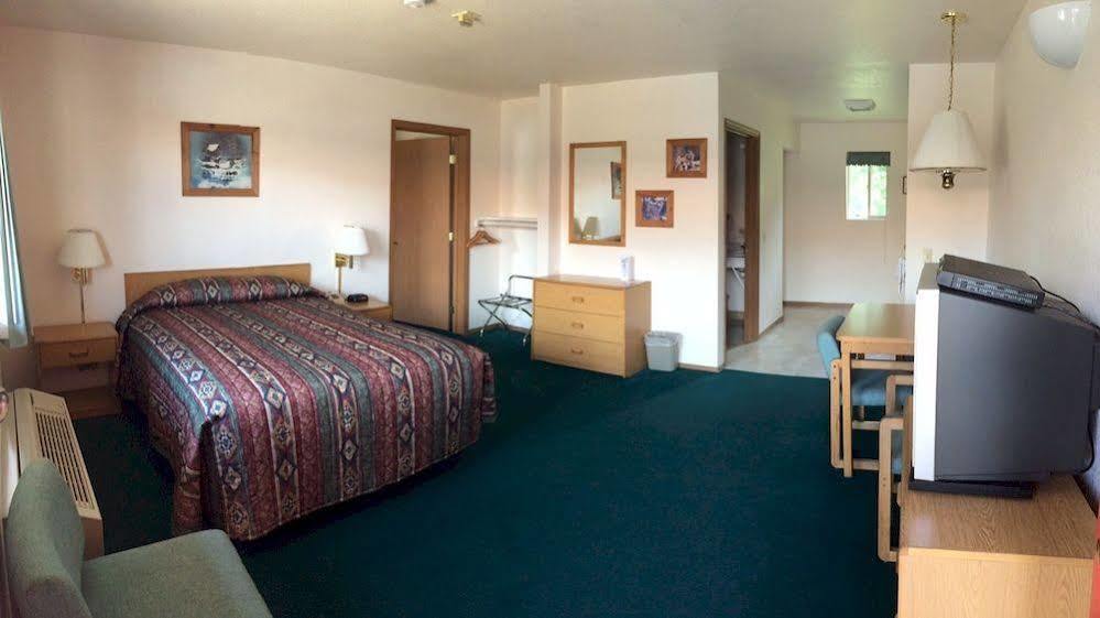 Mini Golden Inns Motel Hungry Horse Екстериор снимка